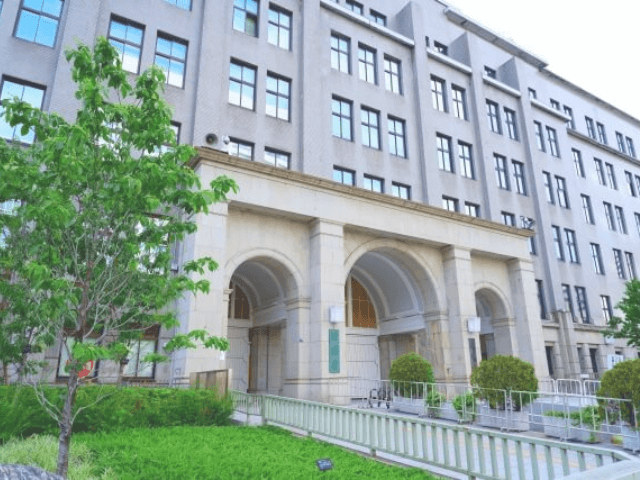 笹崎里菜の父親の職業は公務員で国税庁職員?母親や実家についても調査